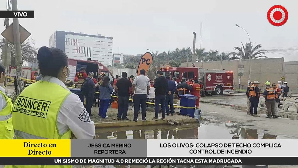 Emergencia en Los Olivos: colapso de techo complica control de incendio en fábrica de cosméticos