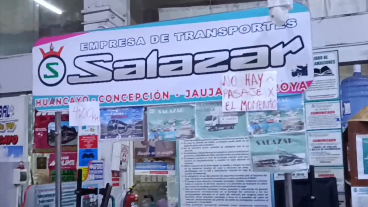 Pasajeros reportan escasez y aumento de precio de pasajes al centro del país por congestión en la Carretera Central