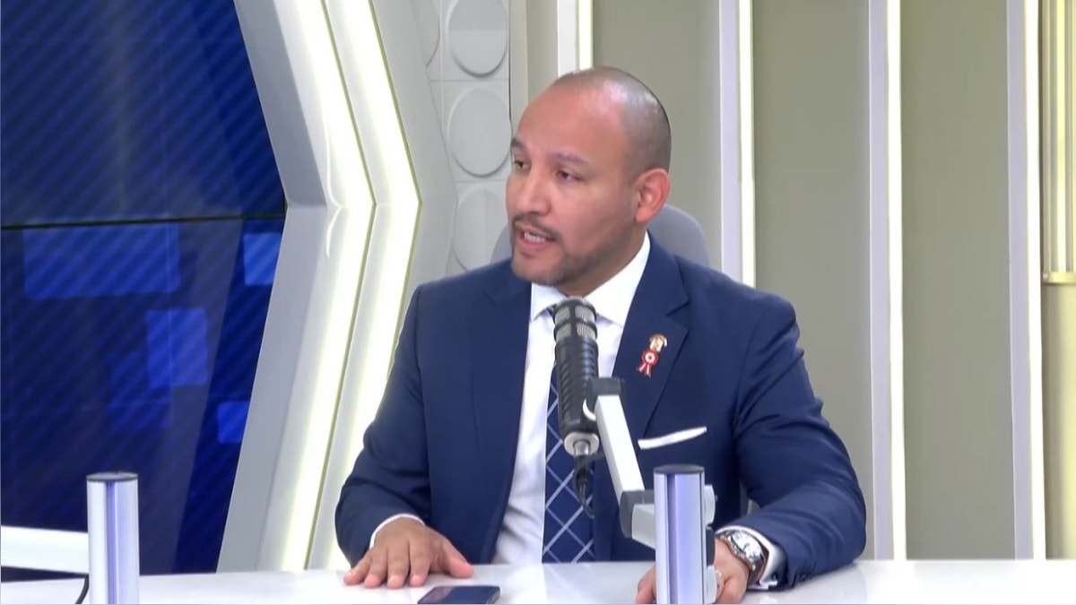 Alejandro Muñante dice que el Senado no debe ser obstruccionista con el Gobierno y cuestiona conformación de la oposición