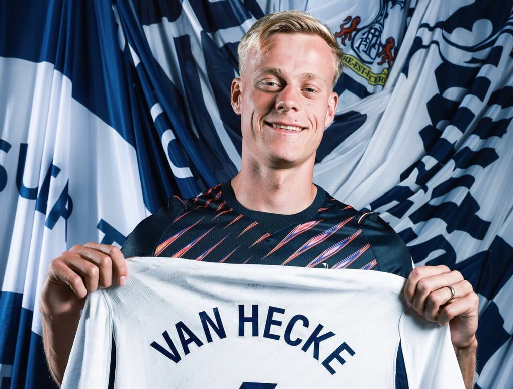 9. Jan Paul van Hecke al Tottenham Hostpur por 60 millones de euros.