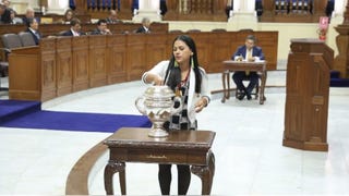 Roberto Sánchez anunció la suspensión de Silvana Robles de la bancada de Juntos por el Perú: 