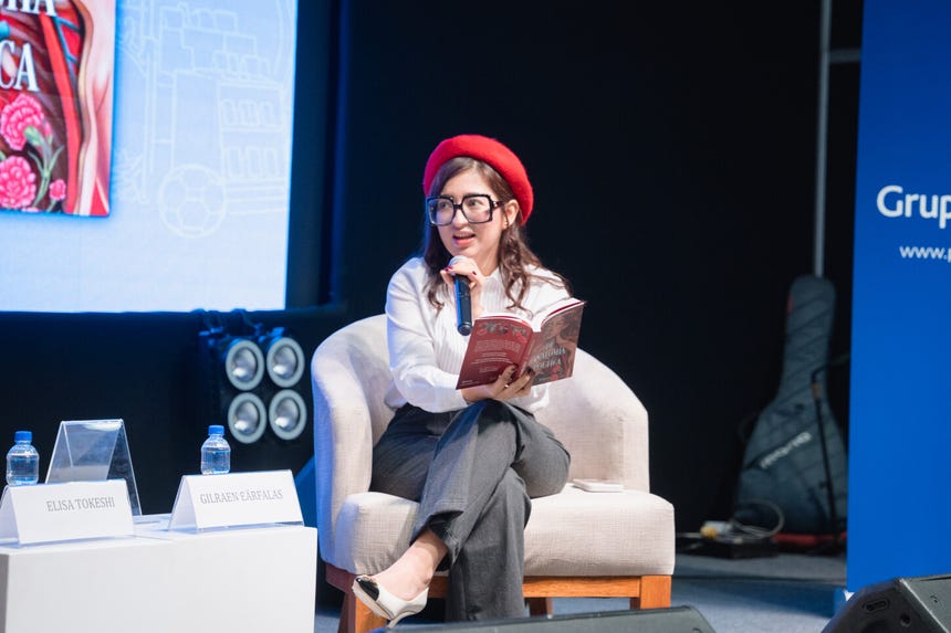 La autora mexicana se encuentra escribiendo su próxima novela, inspirada en el género de la fantasía.
