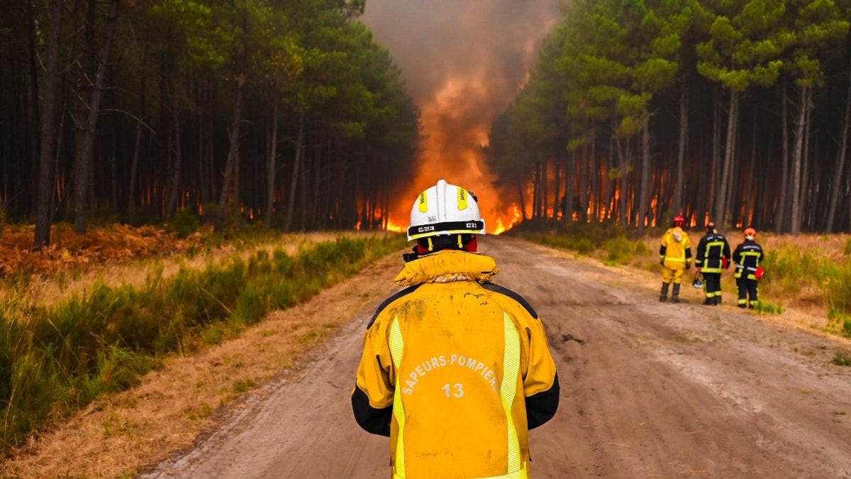 Francia confirma nueva ola de calor a partir del martes que podría complicar los incendios