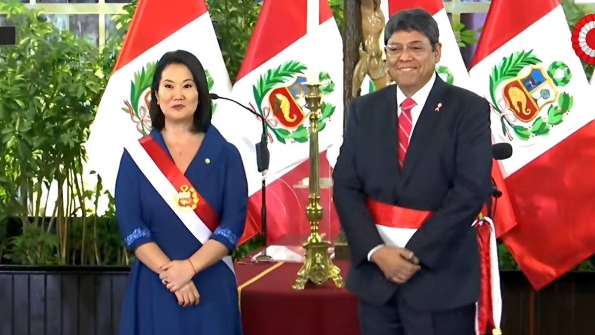 Elmer Cuba jura como ministro de Economía y Finanzas en el gobierno de Keiko Fujimori