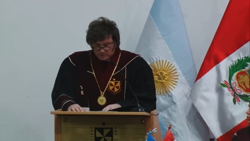 Javier Milei recibió un doctorado honoris casua de la USMP. 