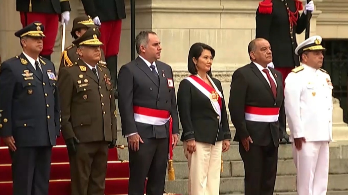 Keiko Fujimori fue reconocida como jefa suprema de las Fuerzas Armadas y la Policía Nacional