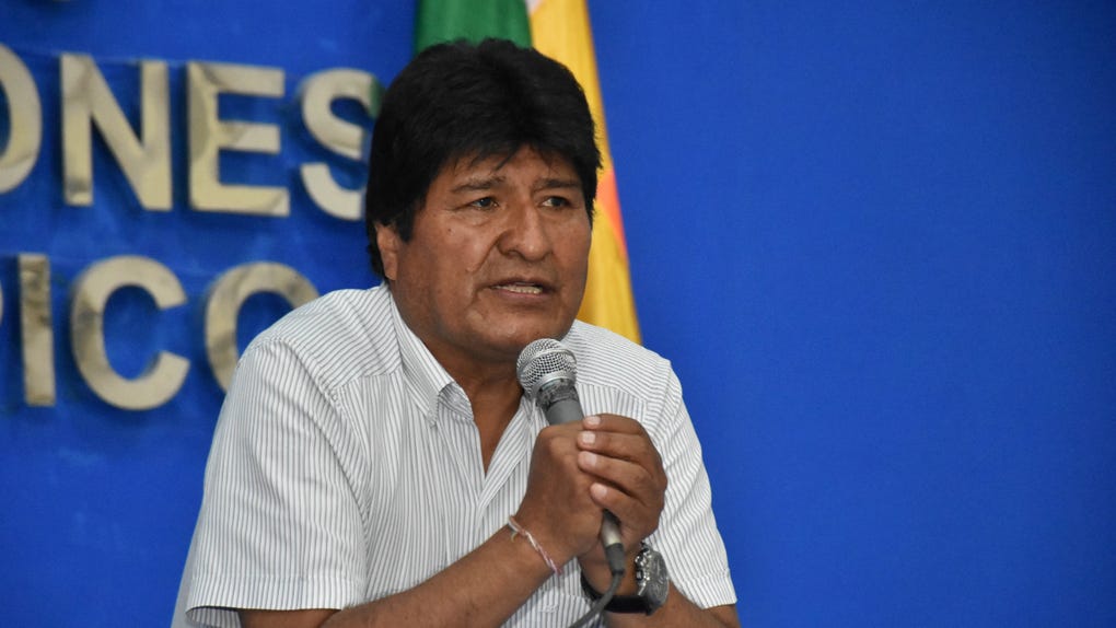 La orden fue dictada por el fiscal Brayan Melgar y confirmada a EFE por una persona cercana al exmandatario.