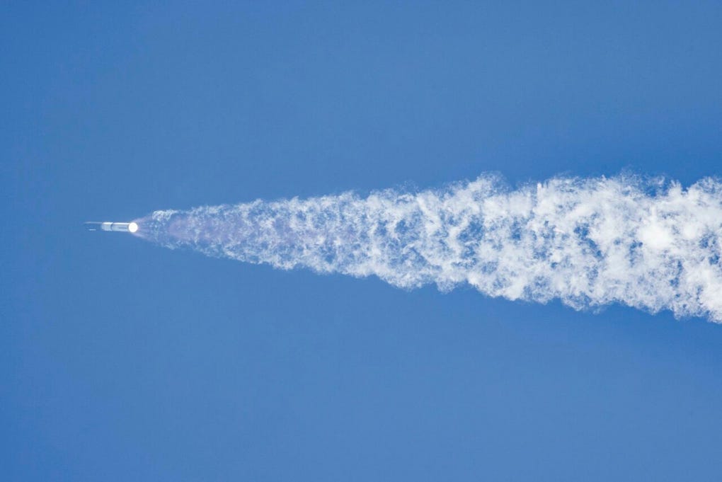 SpaceX aclaró que la nave sigue en el océano Índico, mientras el equipo de recuperación recopila imágenes del cohete.