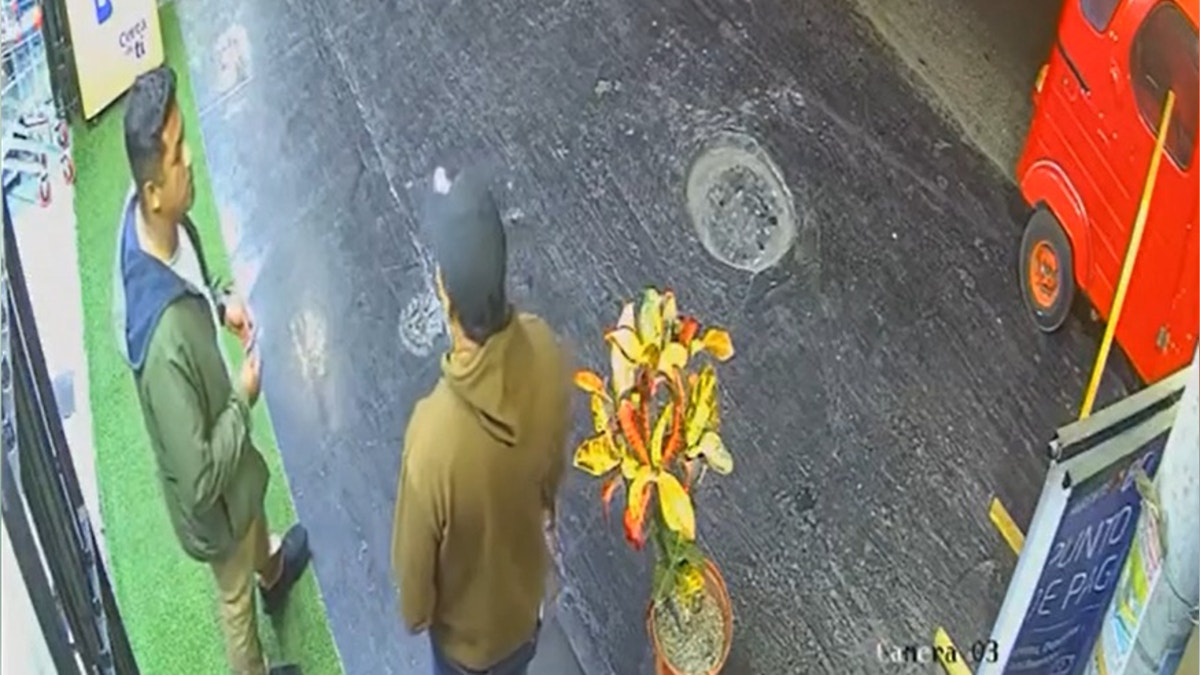 Ataque a suboficial en Pisco: la moto, la licorería y la creativa logística del hampa (Sátira)