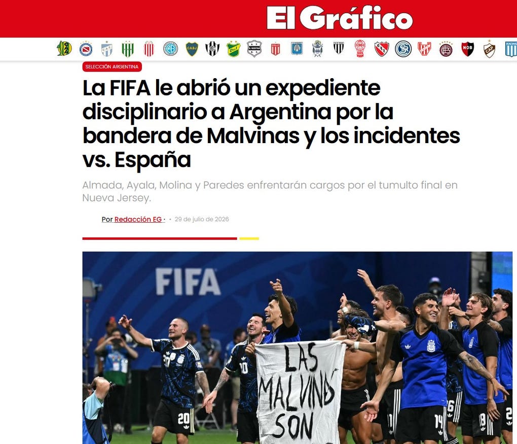 <strong>El Gráfico de Argentina:</strong> La FIFA le abrió un expediente disciplinario a Argentina por la bandera de Malvinas y los incidentes vs. España