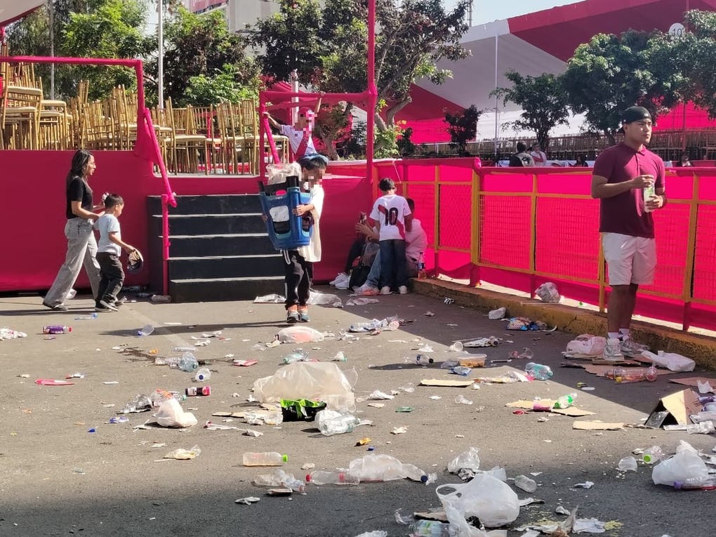 Así terminó la avenida Brasil tras la Gran Parada y Desfile Cívico Militar.