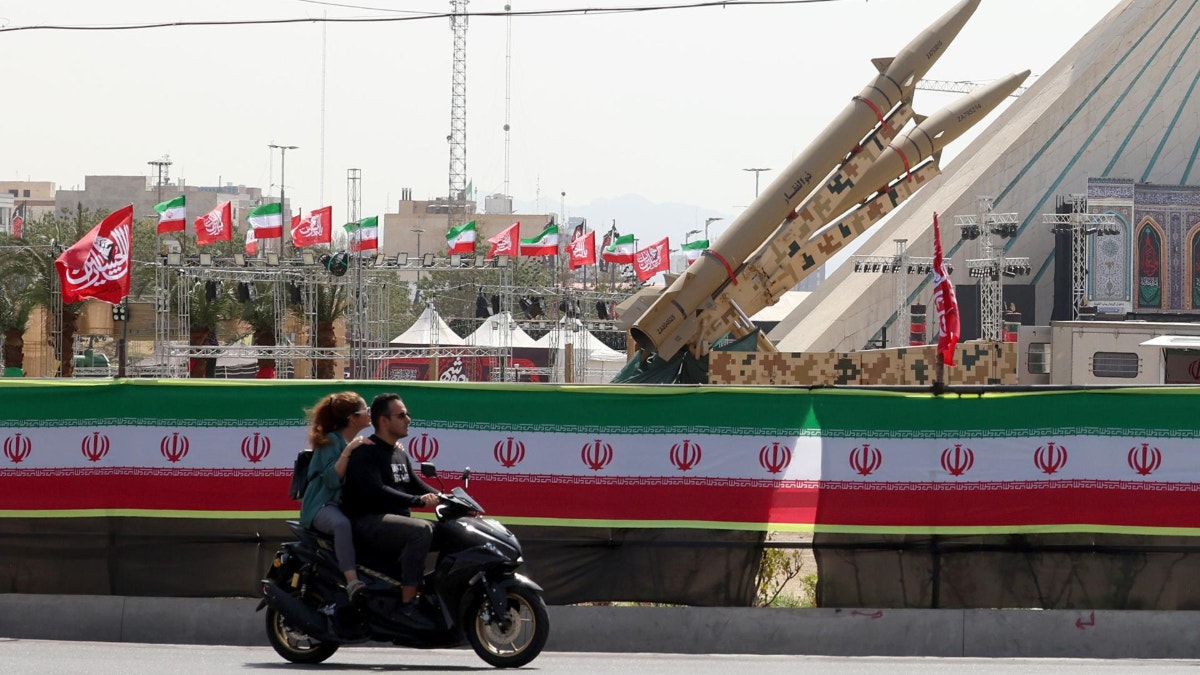 Irán compró sistemas de misiles antiaéreos de fabricación china que recibirá en próximas semanas, según Reuters