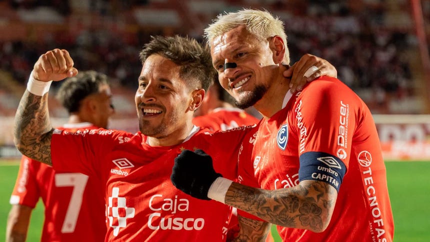Cienciano golea 4-0 a Lanús y remonta su clasificación a octavos de la Copa Sudamericana