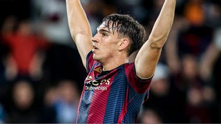 Fichaje sorpresa en Real Madrid: ¿quién es Carlos Espí, el nuevo delantero en el equipo de José Mourinho?