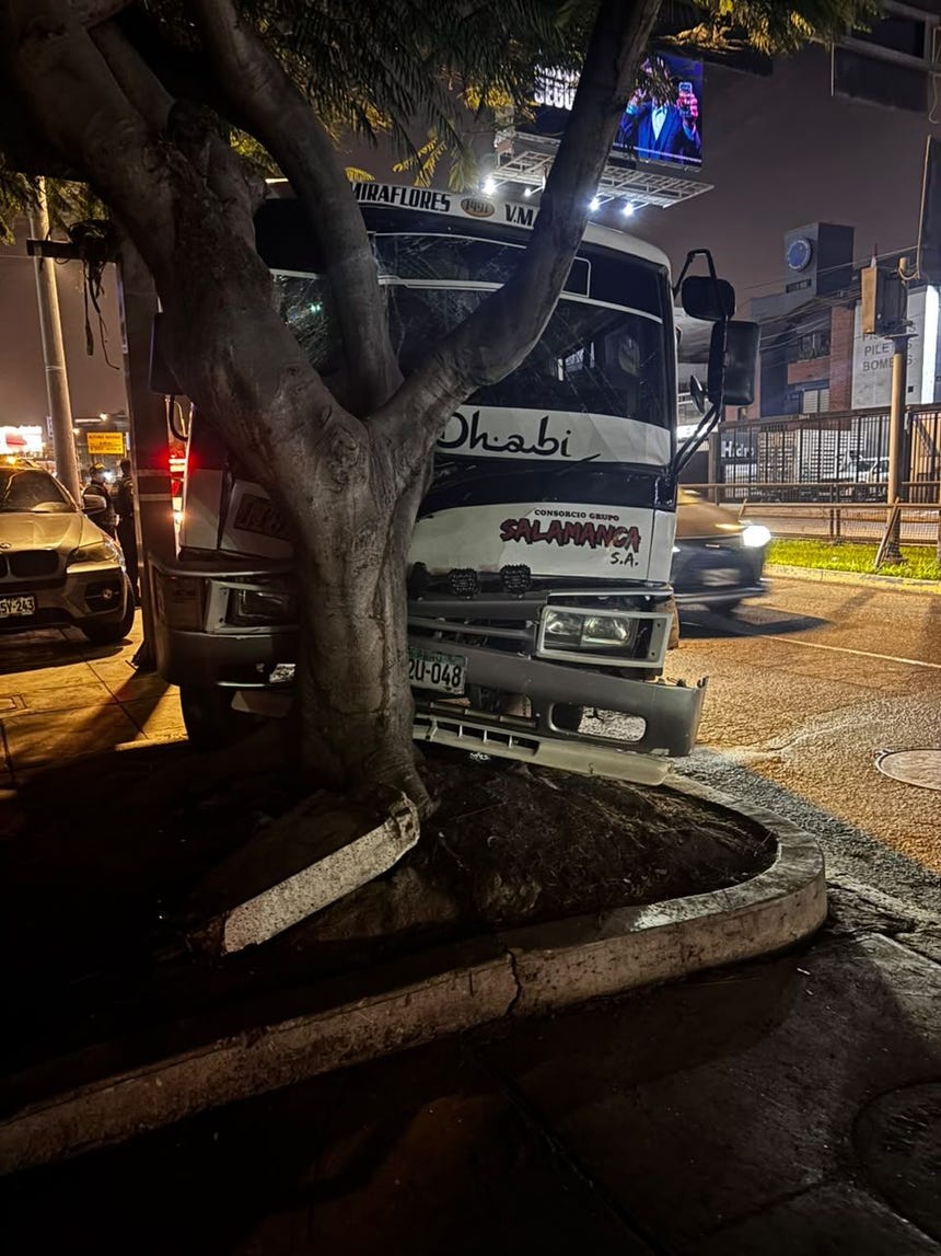 La cúster estaba sin pasajeros al momento del accidente.