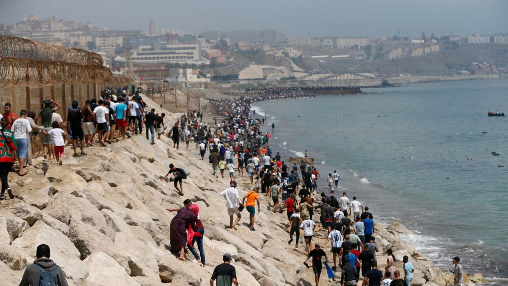 El gobierno de Ceuta cifra entre 1.500 y 2.000 las personas que han entrado en los últimos diez días
