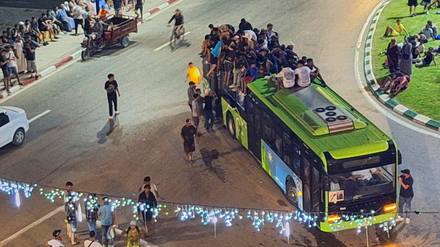 Las Fuerzas de Seguridad estiman que unas 53.000 personas han regresado voluntariamente a Marruecos desde Ceuta después de las llegadas masivas de los últimos días, en especial el jueves, según ha informado a EFE fuentes policiales.