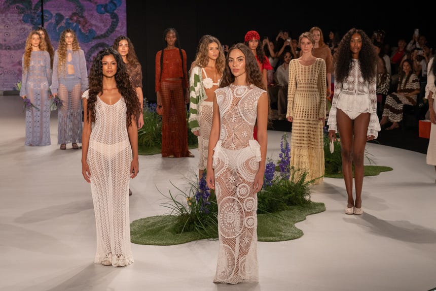 Natalie Vértiz protagoniza el regreso de Ayni a las pasarelas en Colombiamoda