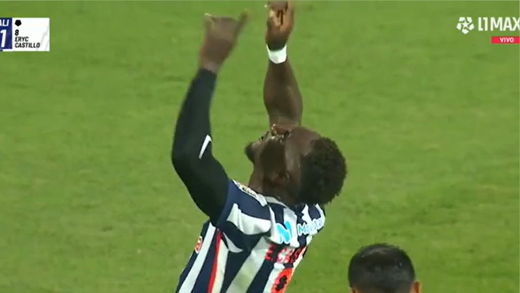 Eryc Castillo celebra su gol en el Alianza vs Alianza Atlético.