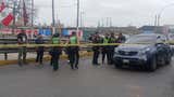 A plena luz del día: asesinan a hombre dentro de su vehículo cerca a una dependencia policial en el Rímac