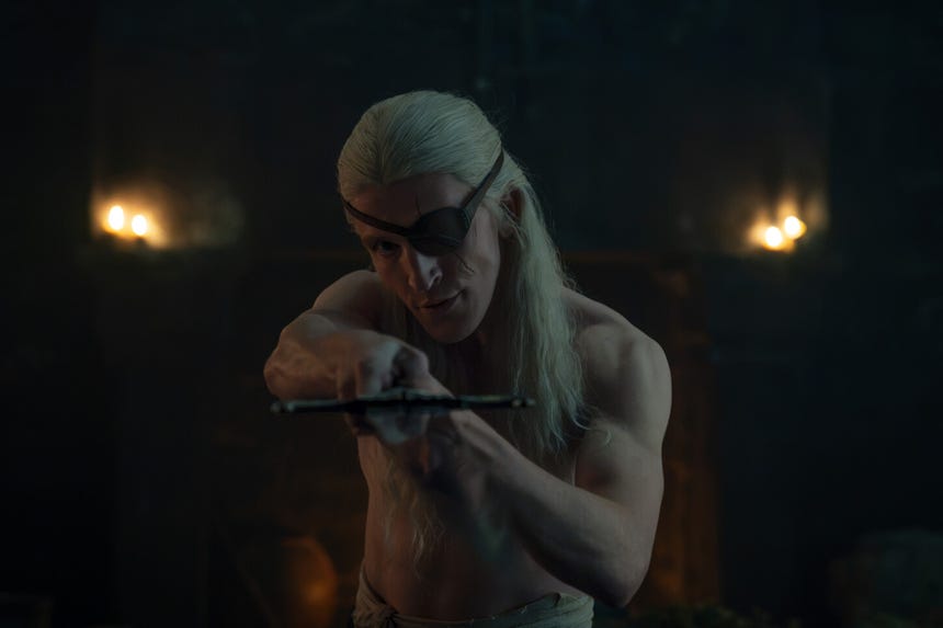 Ewan Mitchell interpreta al temible Aemond Targaryen en la tercera temporada de 'La casa del dragón'.