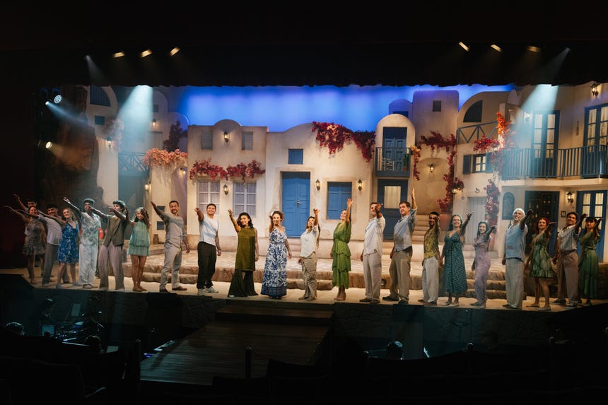 La obra reúne grandes canciones de ABBA, como 'Dancing Queen', 'Mamma Mia!', 'Thank You for the Music' y 'Slipping Through My Fingers'.