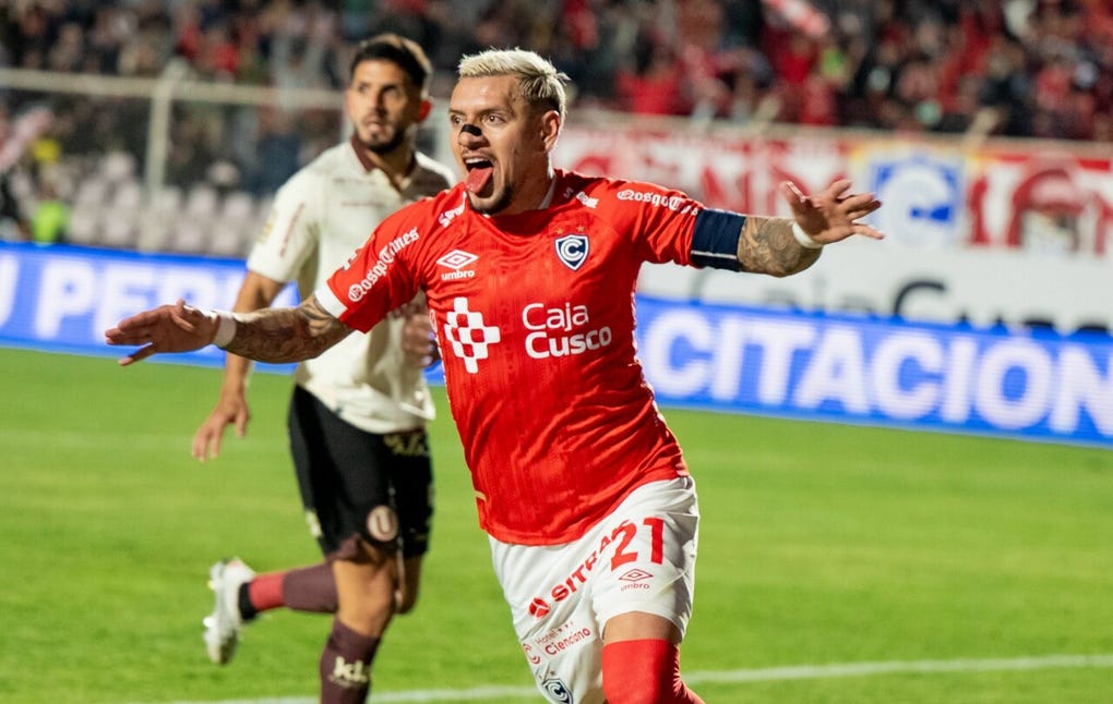 4. Carlos Garcés de Cienciano - 11 goles.