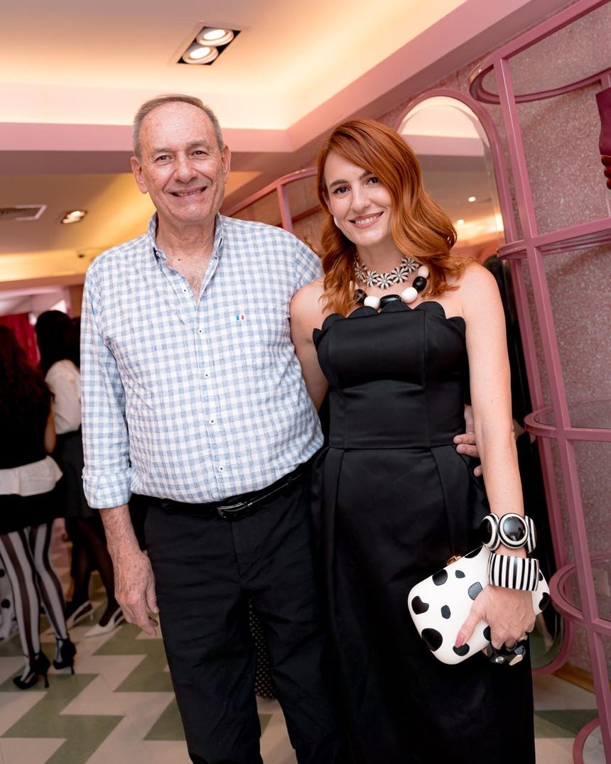 Padre e hija: Alex Butrich y la diseñadora Jessica Butrich, en el lanzamiento de la colección Dálmatas.