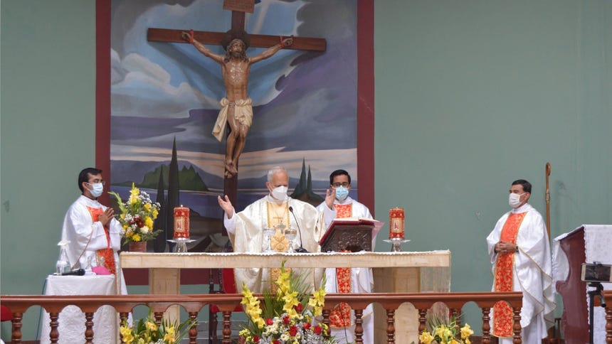 El papa León XIV antes de su designación llegó hasta Catache a despedirse de su feligresía.
