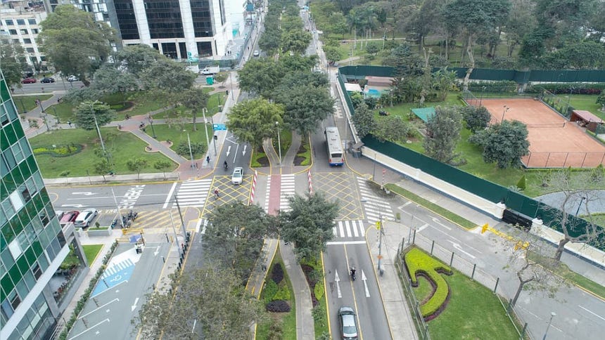 La medida busca dar prioridad a los buses del Corredor Azul en la transitada avenida Arequipa.