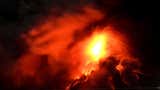 Evacúan en Guatemala a dos aldeas ante aumento de erupciones del volcán de Fuego [VIDEO]