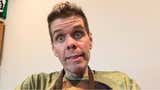 Alarma por Perez Hilton: bloguero fue hospitalizado tras supuestamente autolesionarse durante transmisión en vivo
