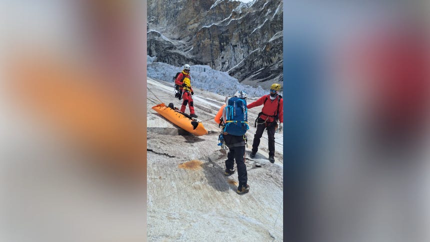 Un equipo de 18 rescatistas y los efectivos de la Policía de Alta Montaña hallaron hoy el cadáver en una zona de muy difícil acceso.