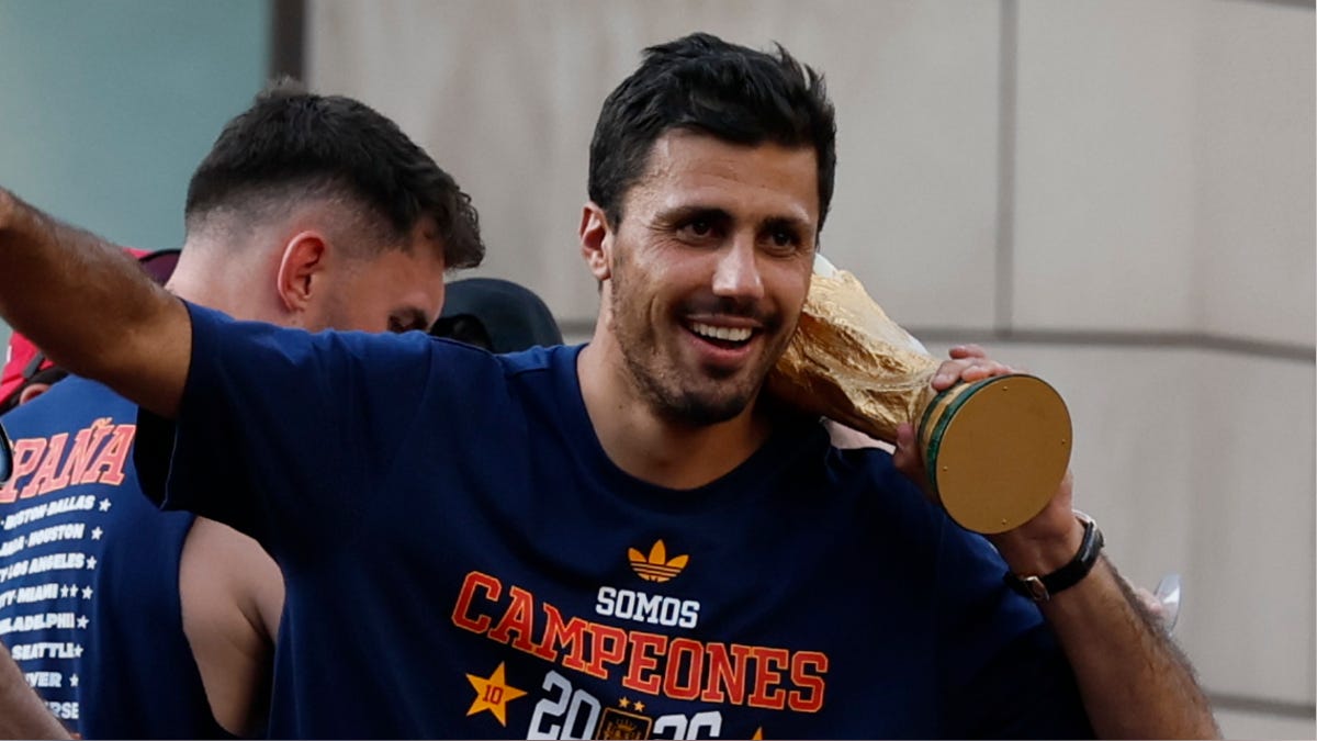 Rodri: Barcelona busca su fichaje y se entromete en negociaciones del Real Madrid, según Fabrizio Romano y prensa europea