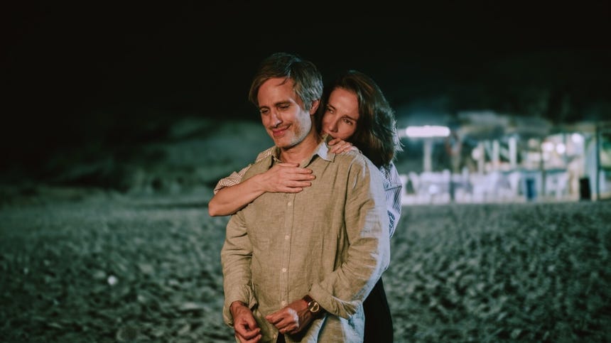 Con las actuaciones de Natalia Oreiro y Gael García Bernal, 'Nada entre los dos' ya está disponible en exclusiva en HBO Max.