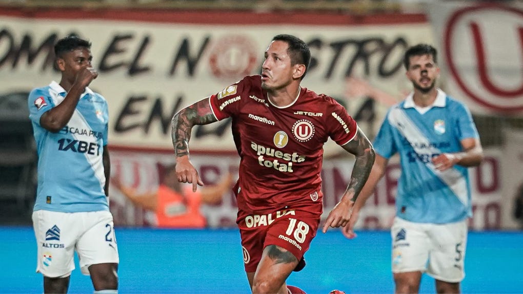Gianluca Lapadula anota en el estadio Monumental.