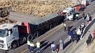 Cusco: a 13 ascendió el número de fallecidos tras fatal choque entre miniván y tráiler en la vía Apurímac-Arequipa [VÍDEO]