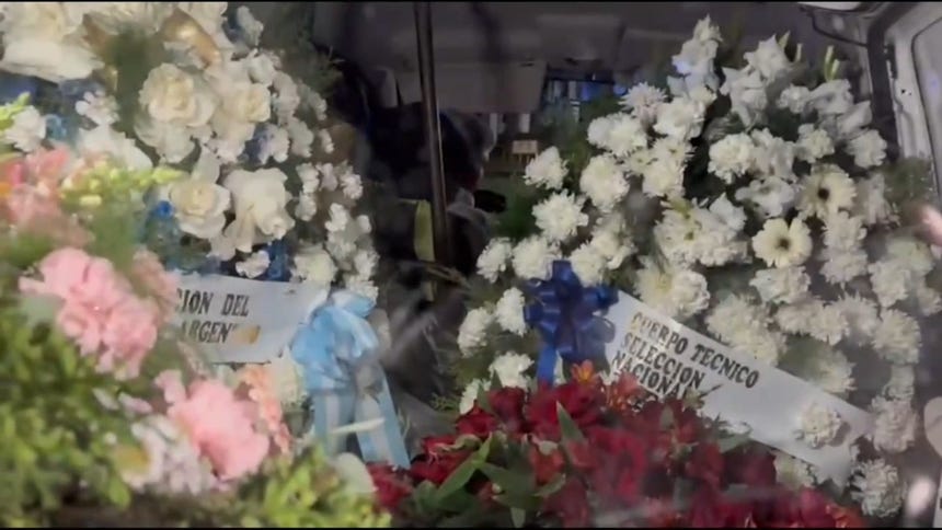 Jorge Messi, quien falleció a los 68 años, fue despedido por sus familiares en el cementerio privado El Prado. 