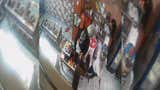 Los Olivos: delincuentes balean a dueño de restaurante durante violento asalto