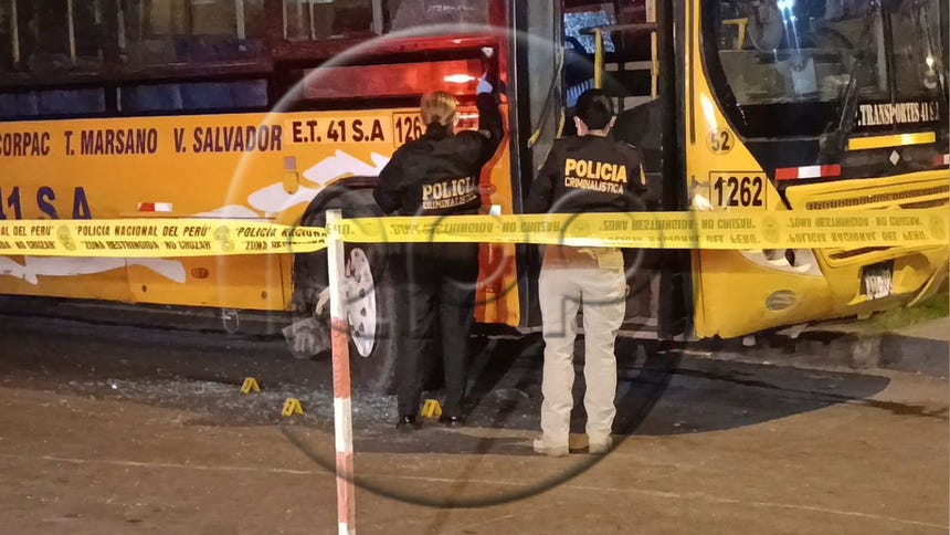 Peritos hallaron hasta cinco casquillos de bala en la escena del crimen.