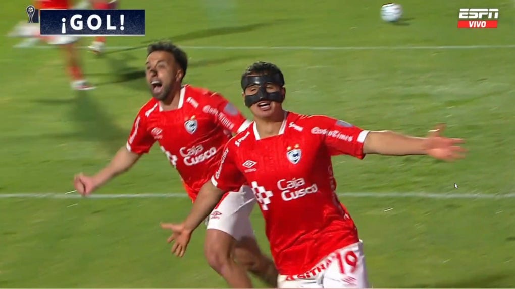 Cienciano coloca el 1-0 ante Botafogo.