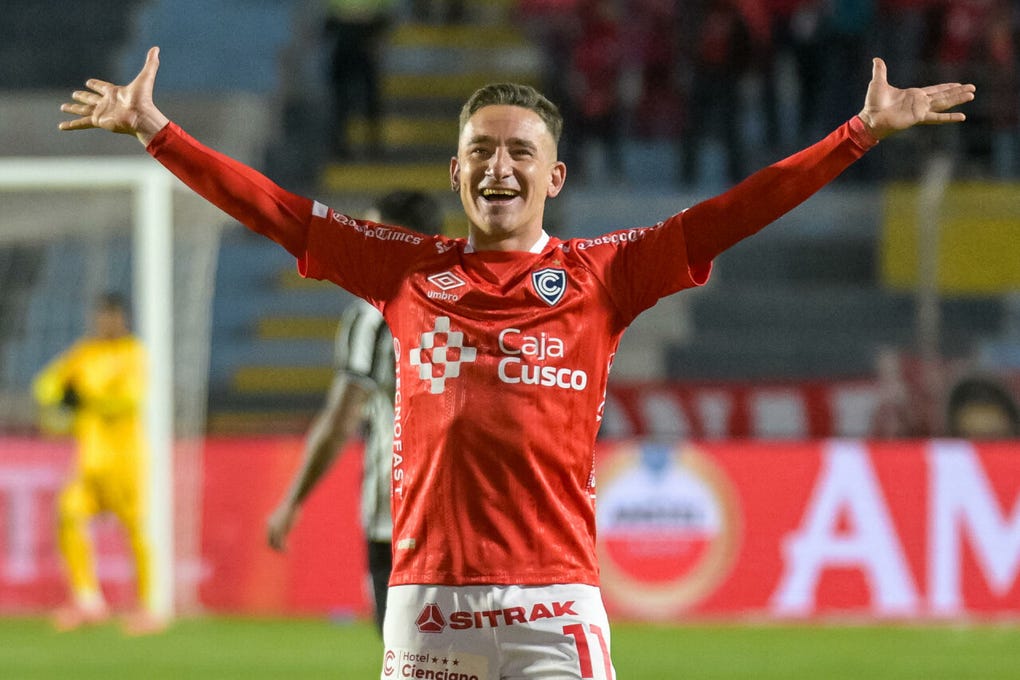 Otra de las grandes figuras del compromiso fue el argentino <a data-mce-href=https://rpp.pe/futbol/copa-sudamericana/video-gol-cienciano-arraso-neri-bandiera-anoto-el-quinto-gol-ante-botafogo-por-copa-sudamericana-noticia-1701466 href=https://rpp.pe/futbol/copa-sudamericana/video-gol-cienciano-arraso-neri-bandiera-anoto-el-quinto-gol-ante-botafogo-por-copa-sudamericana-noticia-1701466 target=_blank rel=noopener>Neri Bandiera</a>, quien marcó un doblete a los 20’ y 62’.