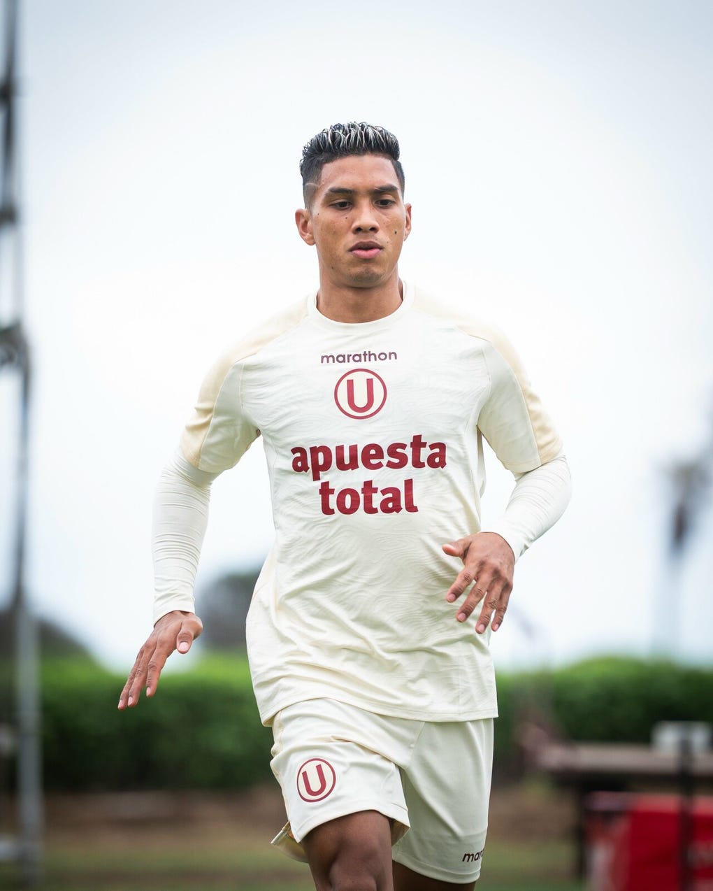 El panameño Jorge Gutiérrez realizó su primer entrenamiento a las órdenes de Héctor Cuper.