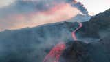 Actividad eruptiva del volcán Etna tiene en vilo a Italia: miles de pasajeros afectados por suspensión de vuelos [FOTOS]