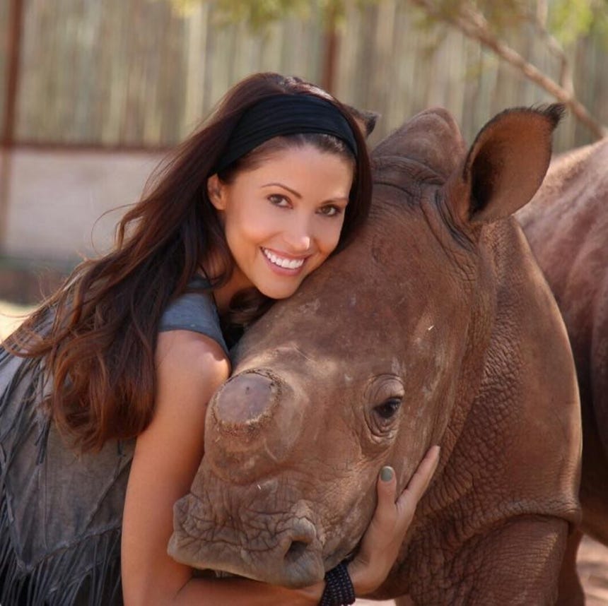 Shannon Elizabeth dirige Animal Avengers, una organización sin fines de lucro dedicada al rescate de animales.