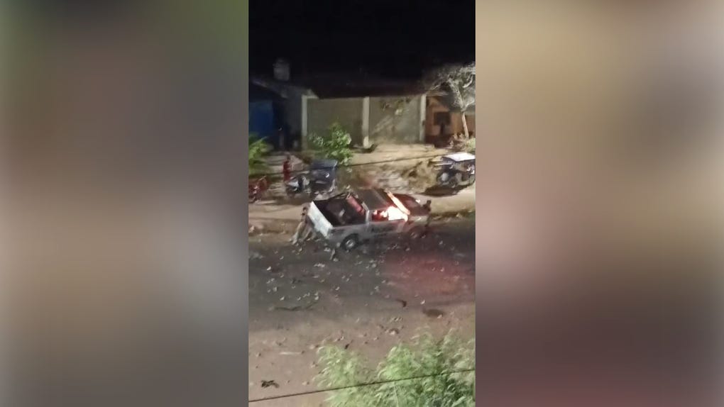 Ucayali: manifestantes queman patrullero de la PNP durante enfrentamiento con policías 
