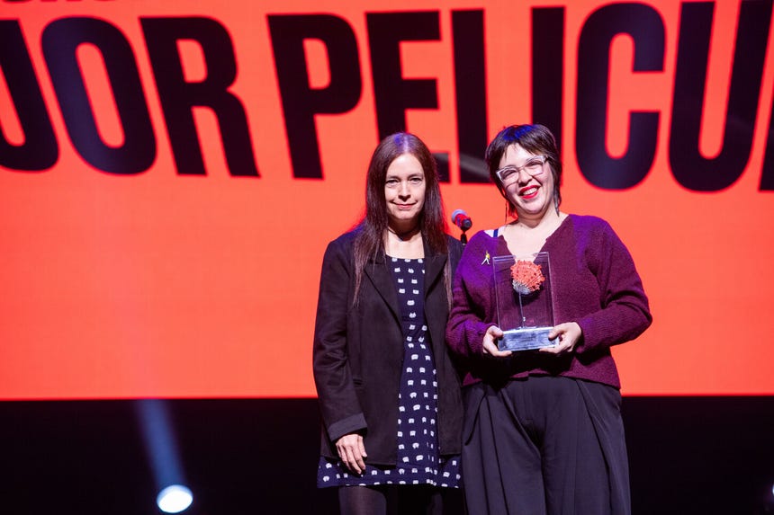 La directora Luisa García Alva recibió el Premio del Jurado a la Mejor Película de la Competencia Peruana por 'Manuales de supervivencia', así como el premio del Ministerio de Cultura del Perú.