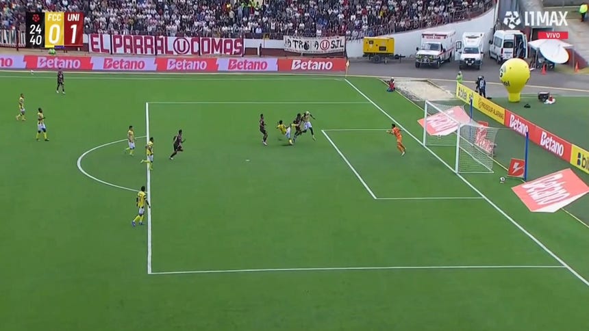 César Inga marcó el 1-0 para Universitario