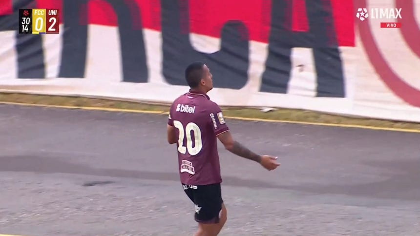 Alex Valera marcó el 2-0 de Universitario.