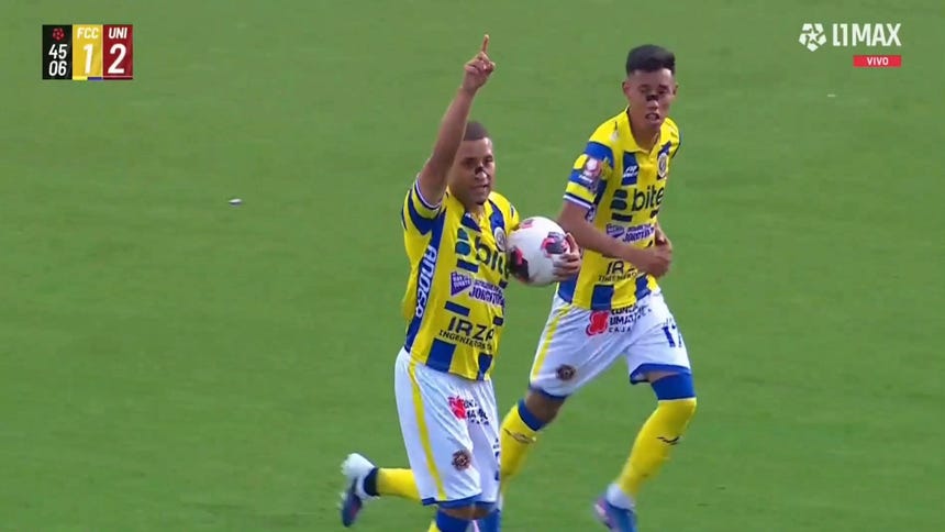 Michel Rasmussen marcó el 1-2 para FC Cajamarca.